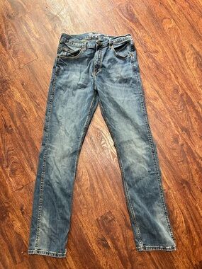 Wrangler Men's Faded Blue Straight Jeans